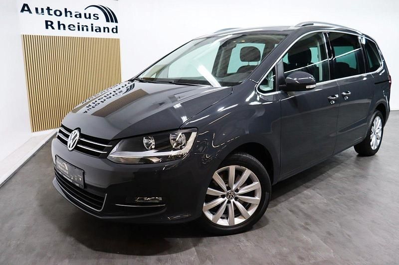 Uranograu Gebraucht 2017 VW Sharan Highline Van / Kleinbus | 19.950 € (Superpreis) - Bild 1/3