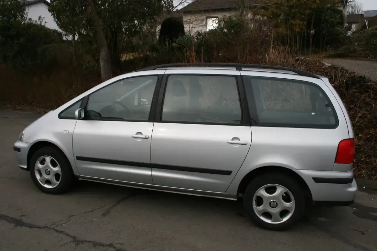Używany Seat Alhambra 116 KM (85 kW) 2005 Srebrny Minivan