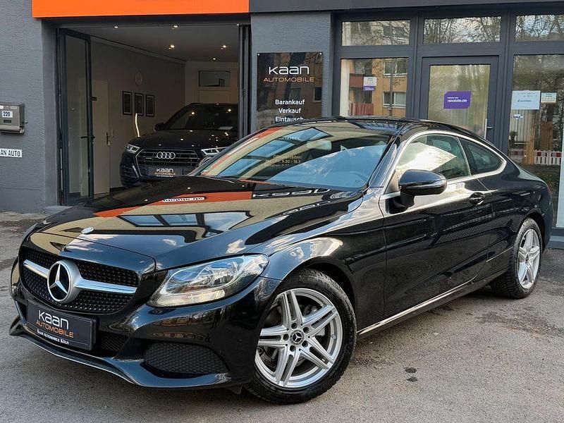 Gebraucht Mercedes C180 156 PS (114 kW) 2017 Schwarz  unilack Coupé