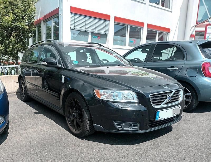 Schwarz Gebraucht 2010 Volvo V50 Kombi | 3.666 € - Bild 1/4