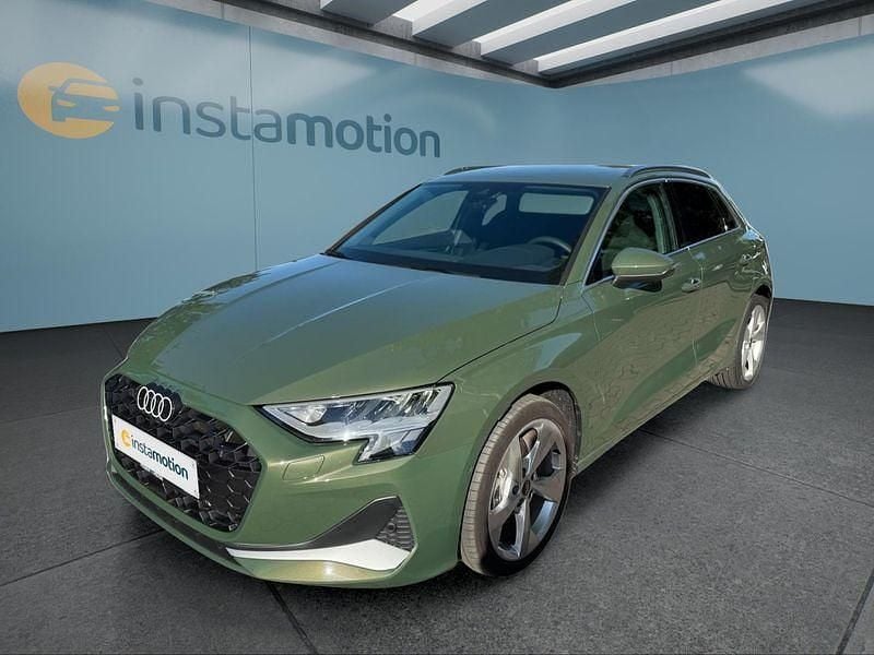 Grün Gebraucht 2025 Audi A3 Sportback Kleinwagen | 34.749 € (Fairer Preis) - Bild 1/4