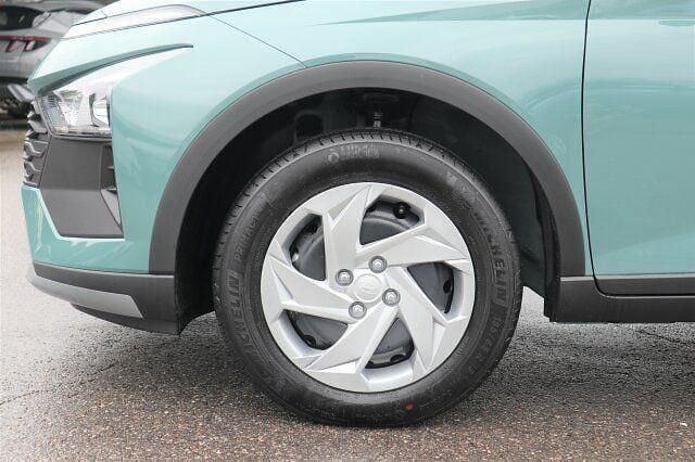 Neu Hyundai Bayon Select 101 PS (74 kW) 2025 Mangrove green / mic SUV