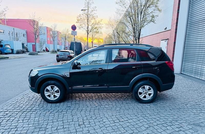 Gebraucht Chevrolet Captiva 140 PS (102 kW) 2011 Schwarz SUV