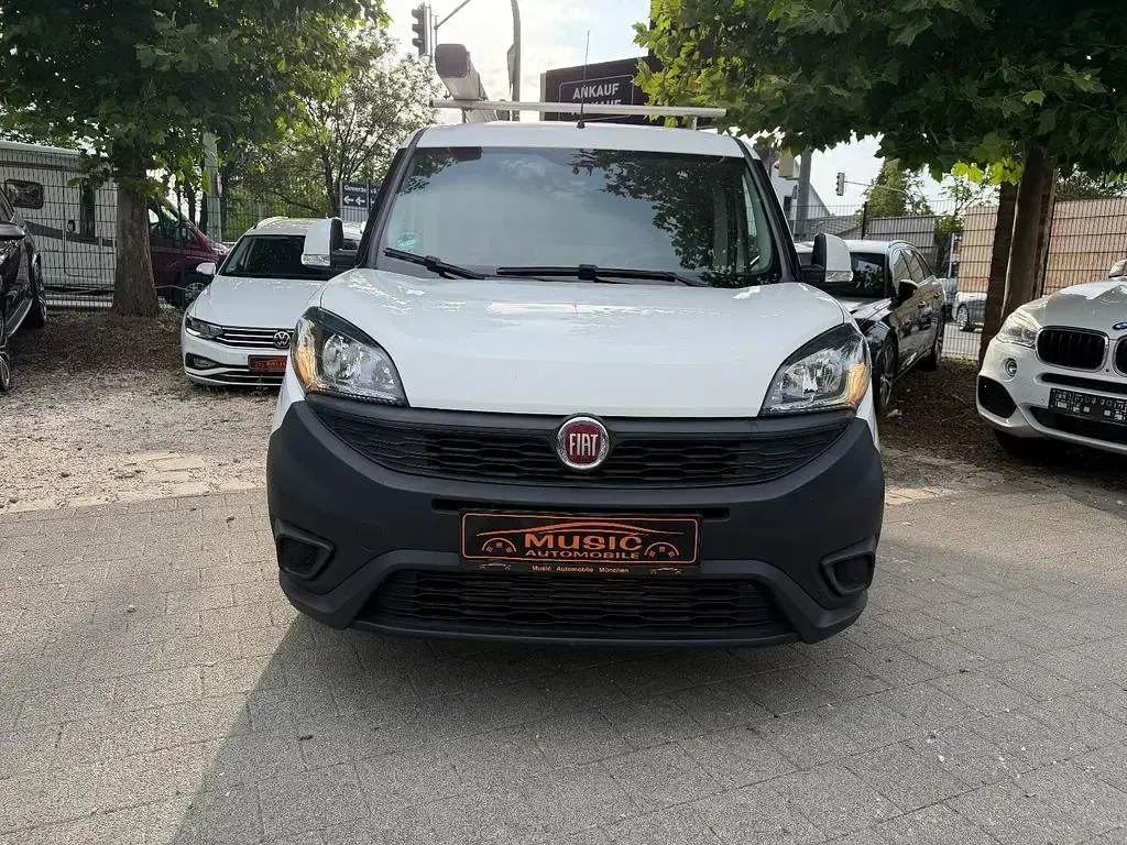 Gebraucht Fiat Doblò Basis 95 PS (69 kW) 2019 Weiß Van / Kleinbus