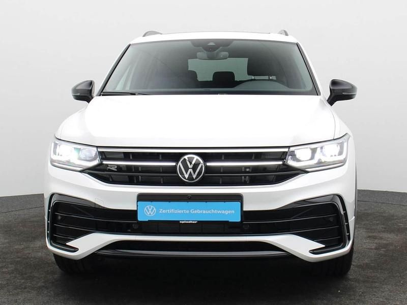 Gebraucht VW Tiguan Allspace R-line 193 PS (141 kW) 2024 Oryxweiß perlmutteffekt SUV