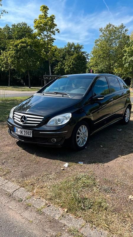 Schwarz Gebraucht 2007 Mercedes B180 Van / Kleinbus | 2.990 € (Fairer Preis) - Bild 1/4