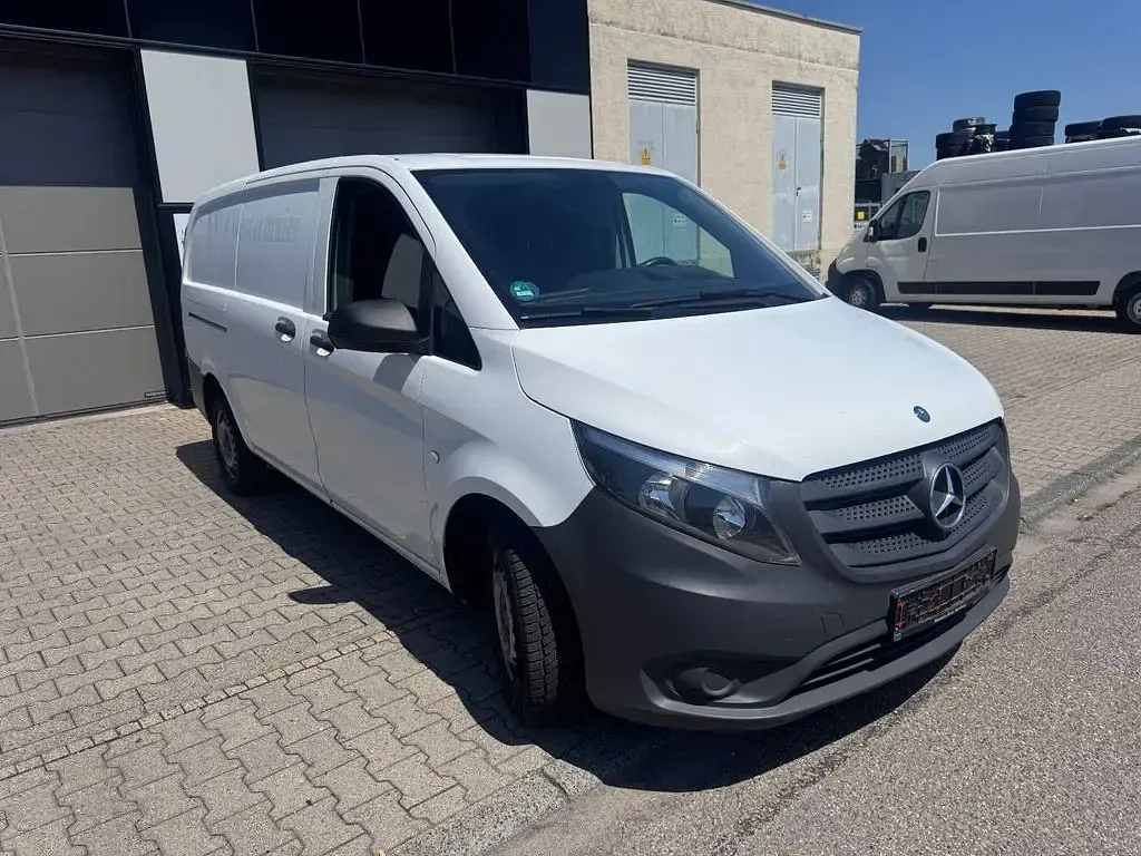 Gebraucht Mercedes Vito 114 PS (83 kW) 2017 Weiß Van