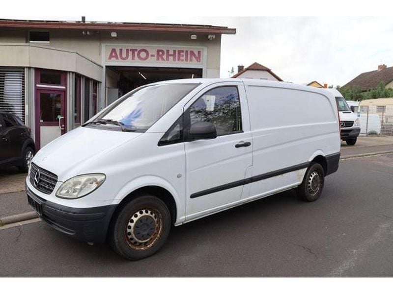Arktikweiss Gebraucht 2010 Mercedes Vito Van / Kleinbus | 3.870 € (Guter Preis) - Bild 1/4