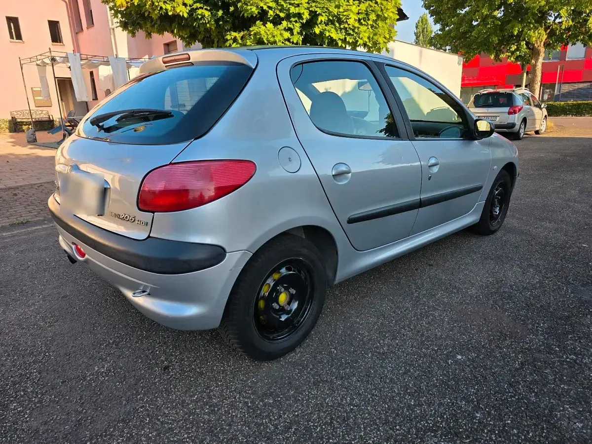 Gebraucht Peugeot 206 90 PS (66 kW) 2002 Grau Limousine
