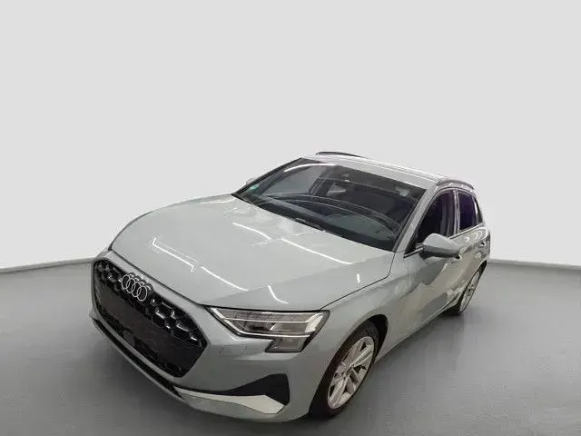 Gebraucht Audi A3 Sport 150 PS (110 kW) 2025 Grau Limousine