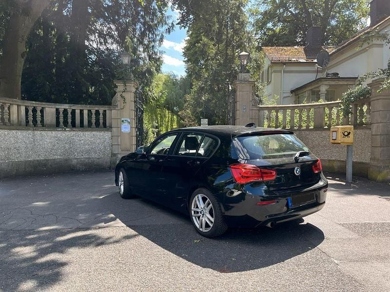 Gebraucht BMW 118 Advantage 136 PS (100 kW) 2018 Schwarz Kleinwagen