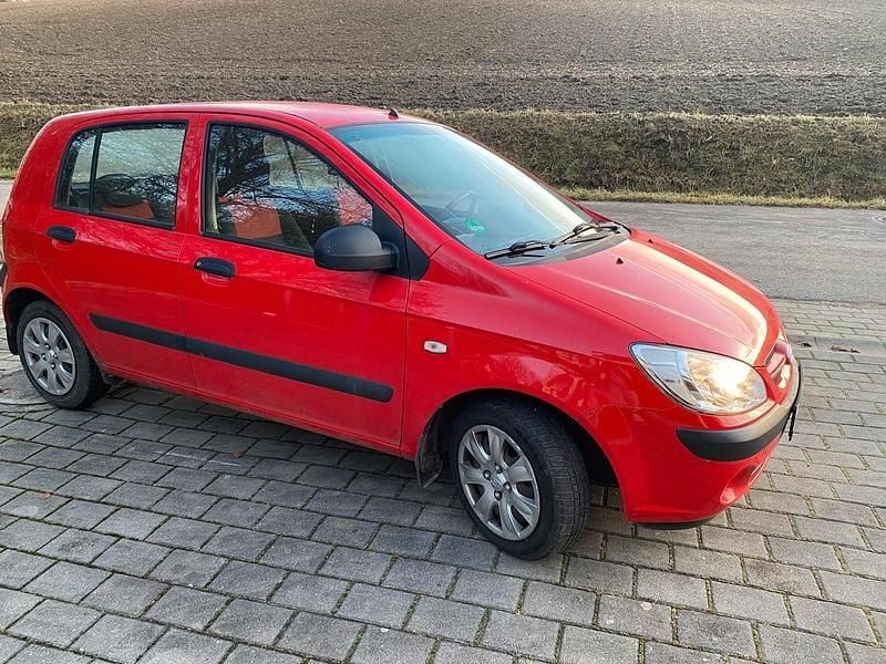 Rot Gebraucht 2009 Hyundai Getz Kleinwagen | 750 € (Superpreis) - Bild 1/4