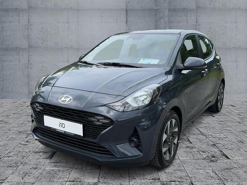 Grau Gebraucht 2024 Hyundai i10 Trend Kleinwagen | 16.810 € (Fairer Preis) - Bild 1/4