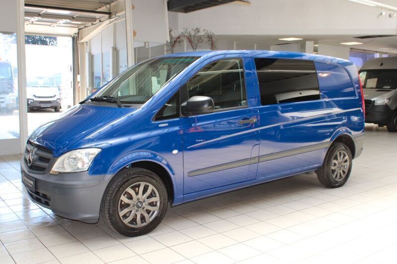 Blau Gebraucht 2013 Mercedes Vito Van / Kleinbus | 13.900 € (Teuer) - Bild 1/4