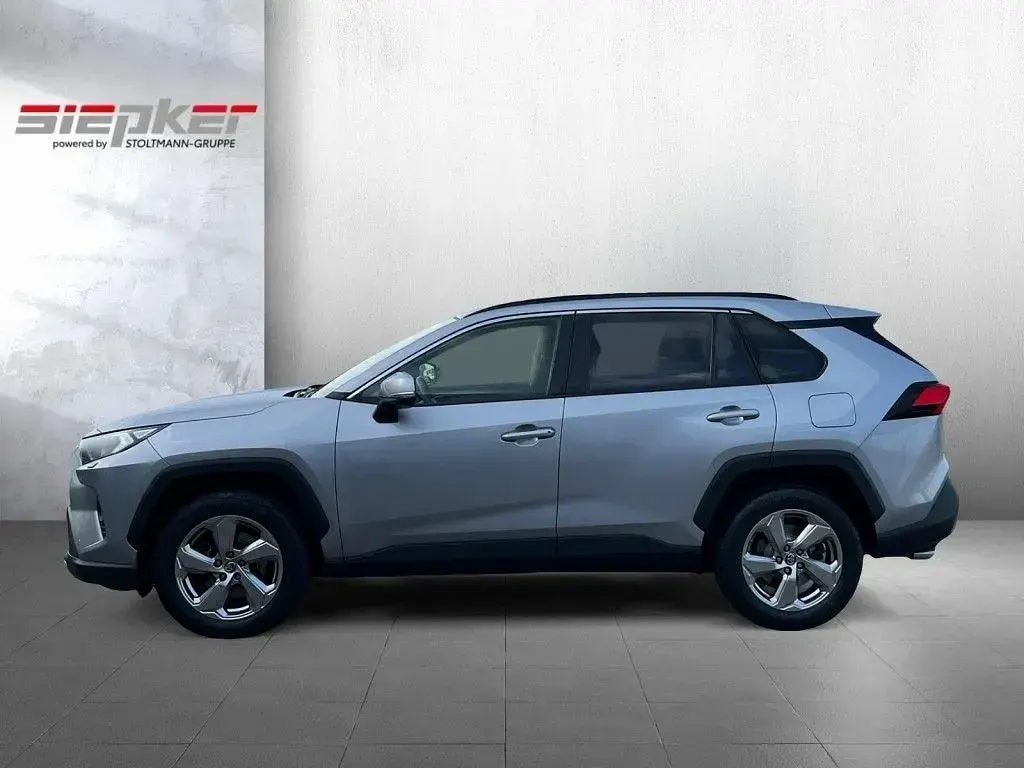 Gebraucht Toyota RAV4 Club 175 PS (128 kW) 2019 Silber SUV