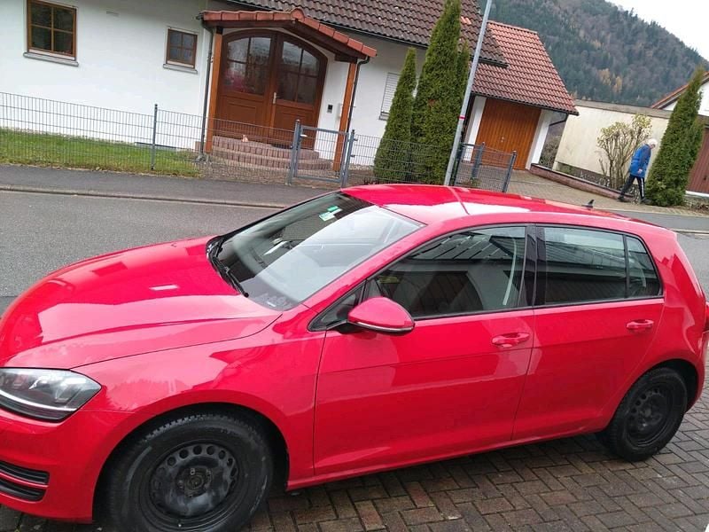Rot Gebraucht 2014 VW Golf Limousine | 7.499 € (Superpreis) - Bild 1/4