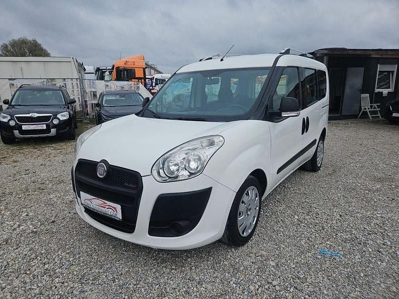 Weiß Gebraucht 2013 Fiat Doblò Van / Kleinbus | 4.800 € (Fairer Preis) - Bild 1/4