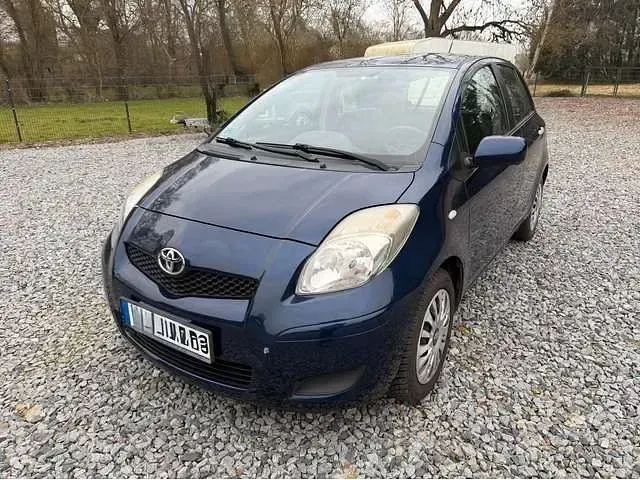 Gebraucht Toyota Yaris Cool 101 PS (74 kW) 2011 Dark blue mica metallic Kleinwagen