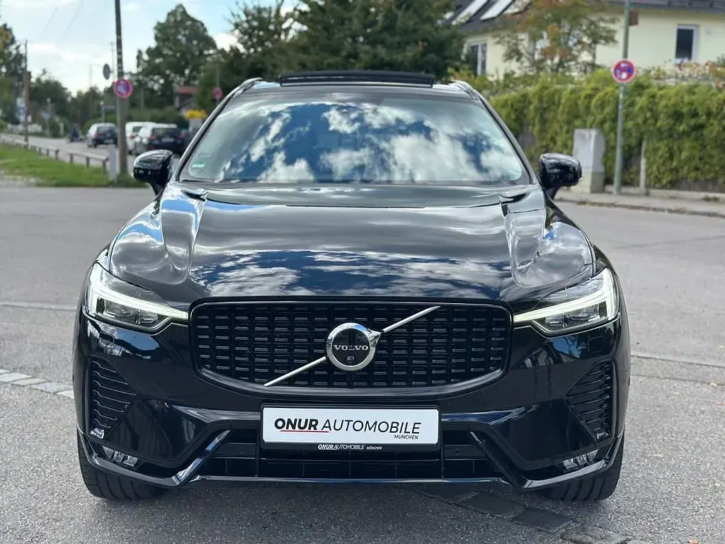 Gebraucht Volvo XC60 Ultimate 250 PS (183 kW) 2022 Onyx black (metallic) SUV