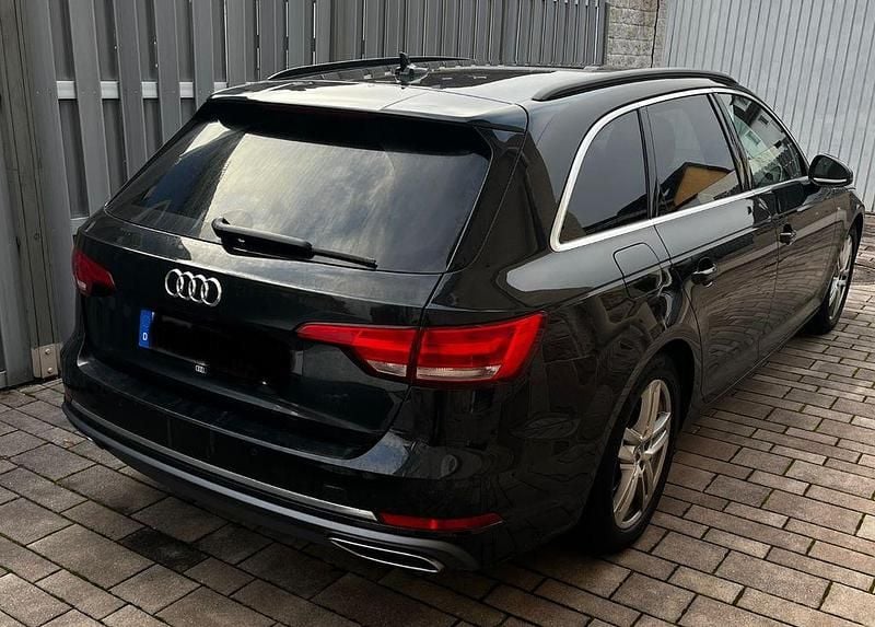 Gebraucht Audi A4 Black Edition 150 PS (110 kW) 2019 Schwarz Kombi