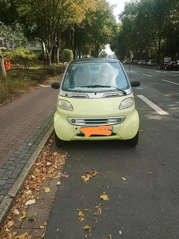 Grün Gebraucht 2000 Smart ForTwo Coupé Kleinwagen | 450 € (Guter Preis) - Bild 1/2