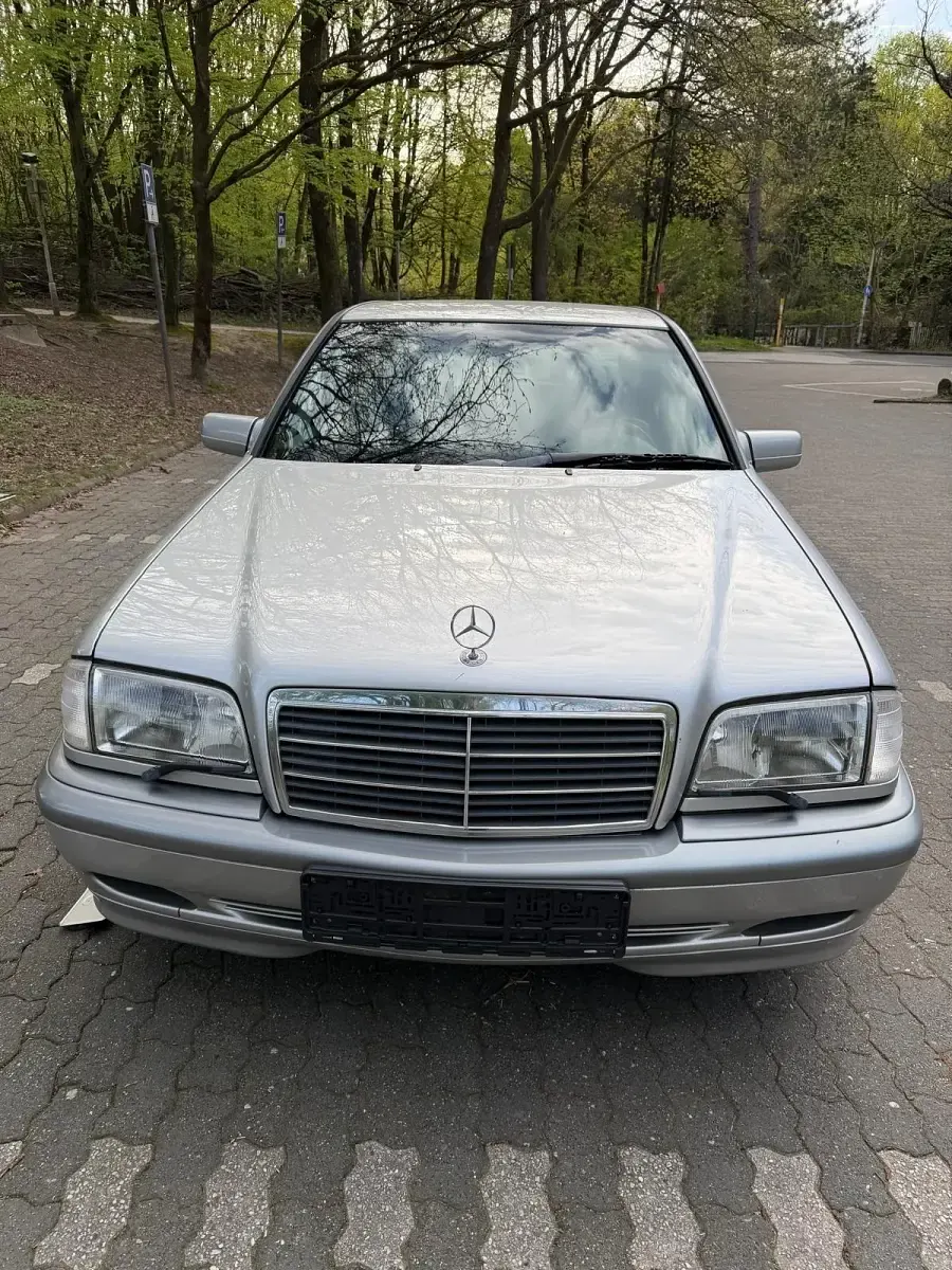 Gebraucht Mercedes C200 136 PS (100 kW) 2000 Silber Limousine
