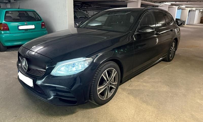 Schwarz Gebraucht 2019 Mercedes C300 AMG line Kombi | 21.500 € (Superpreis) - Bild 1/4