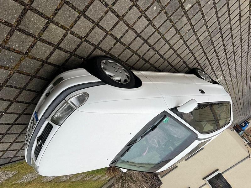 Gebraucht Opel Astra 60 PS (44 kW) 1997 Weiß Limousine