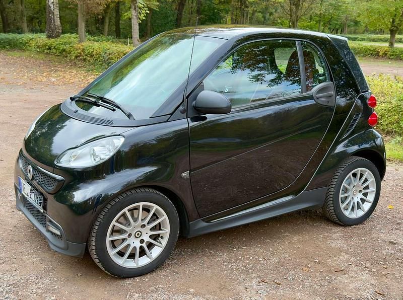 Schwarz Gebraucht 2012 Smart ForTwo Coupé Coupé | 5.650 € (Fairer Preis) - Bild 1/4