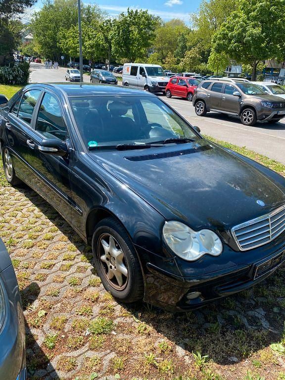 Schwarz Gebraucht 2004 Mercedes C180 Classic Limousine | 1.200 € (Superpreis) - Bild 1/4