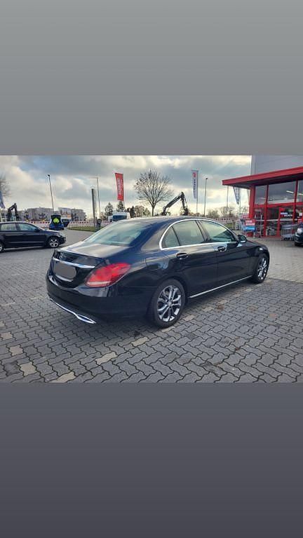Gebraucht Mercedes C220 Avantgarde 170 PS (125 kW) 2016 Schwarz Limousine