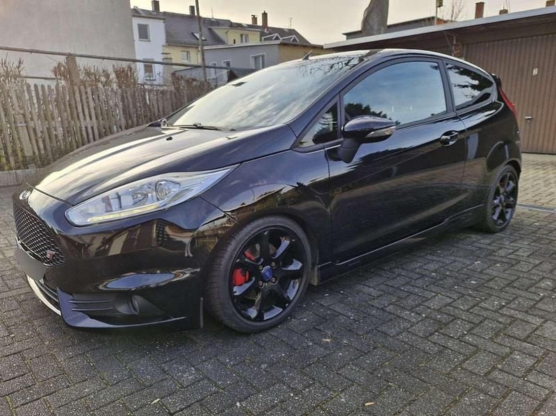 Gebraucht Ford Fiesta Sport 182 PS (133 kW) 2014 Schwarz Kleinwagen
