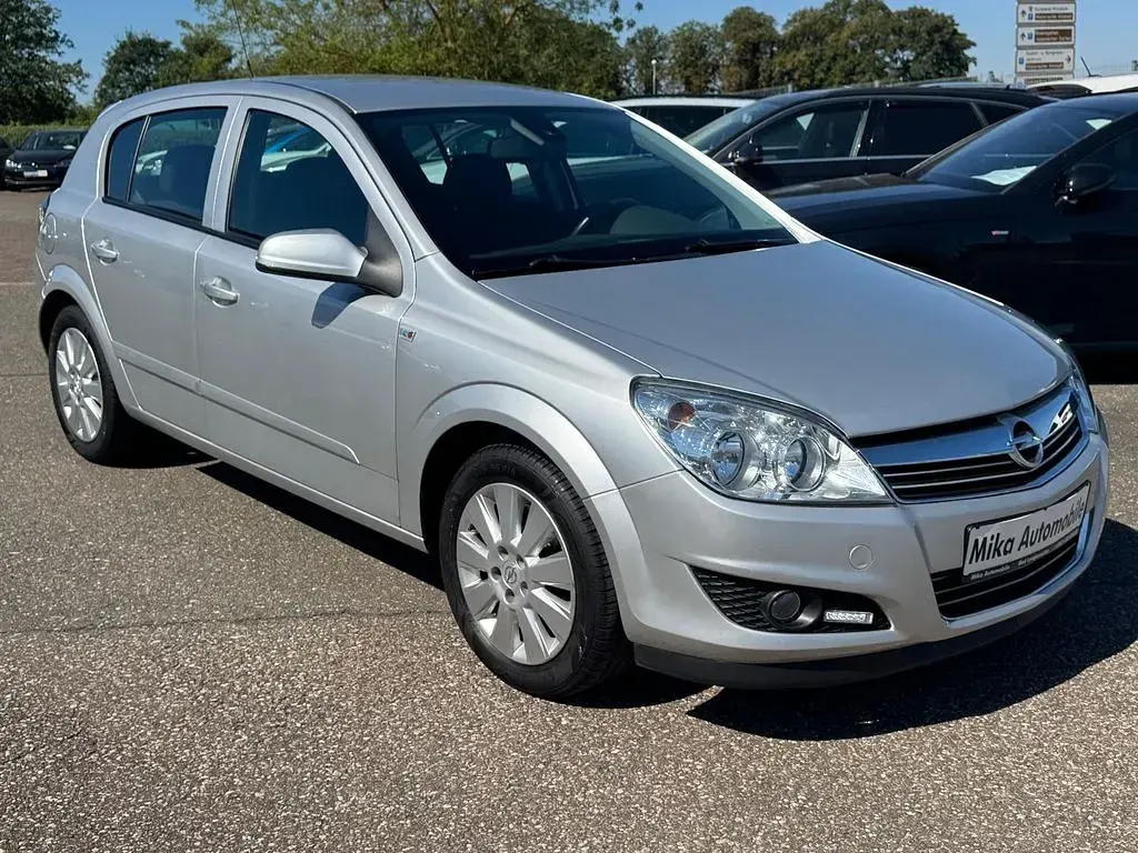 Gebraucht Opel Astra Edition 120 PS (88 kW) 2008 Silber Limousine
