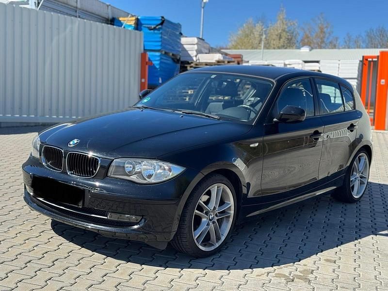 Gebraucht BMW 118 143 PS (105 kW) 2010 Schwarz Kleinwagen