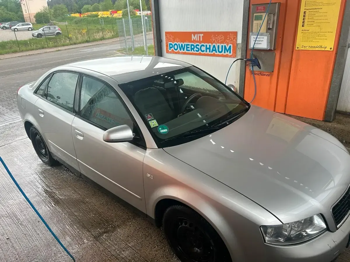 Gebraucht Audi A4 130 PS (95 kW) 2003 Silber Limousine