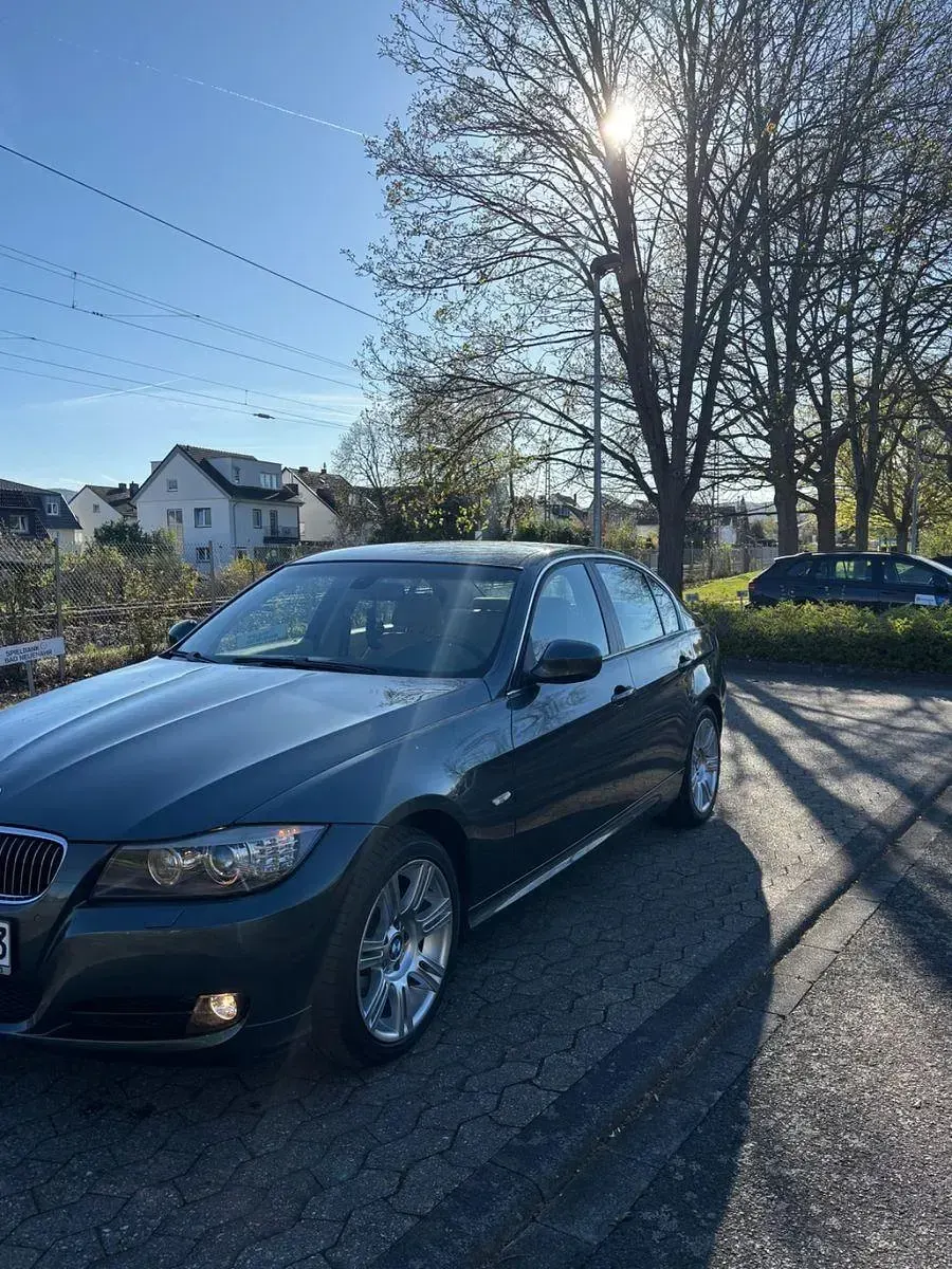 Gebraucht BMW 325 218 PS (160 kW) 2009 Grün Limousine