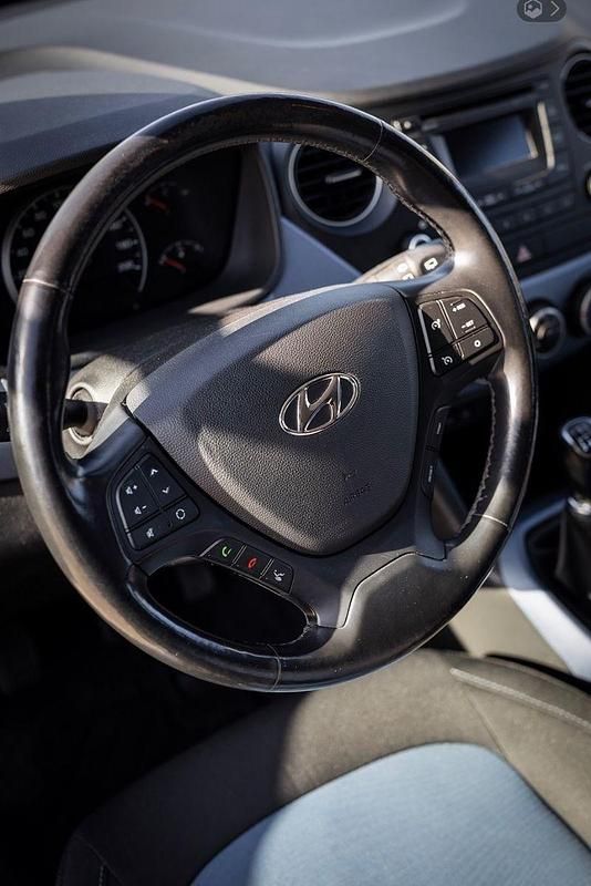 Gebraucht Hyundai i10 Style 69 PS (50 kW) 2014 Blau Kleinwagen