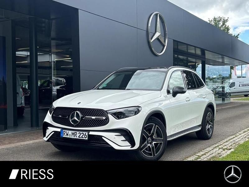 Weiß Gebraucht 2025 Mercedes GLC200 AMG SUV | 60.900 € (Teuer) - Bild 1/4