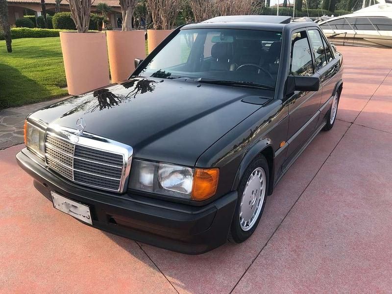 Blauschwarzmetallic Gebraucht 1987 Mercedes 190 Limousine | 49.900 € - Bild 1/4