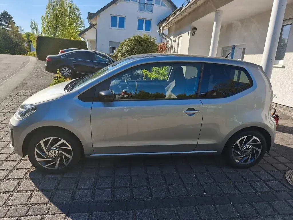 Usado VW up! Sound 75 HP (55 kW) 2017 Cinzento Citadino