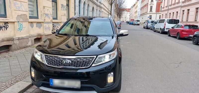 Schwarz Gebraucht 2015 Kia Sorento SUV | 12.000 € (Fairer Preis) - Bild 1/4