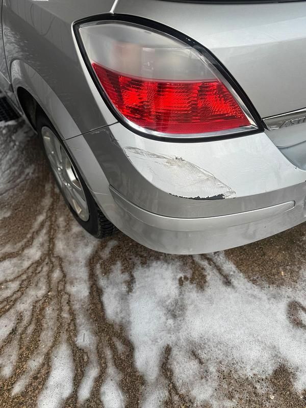 Gebraucht Opel Astra 105 PS (77 kW) 2005 Silber Kleinwagen