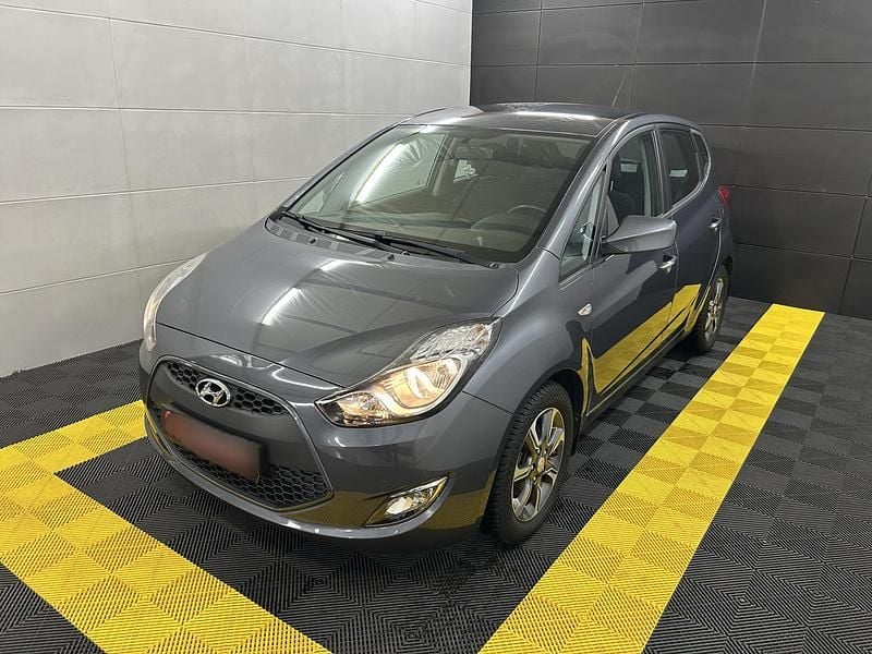 Gebraucht Hyundai ix20 125 PS (91 kW) 2017 Metallic Kleinwagen