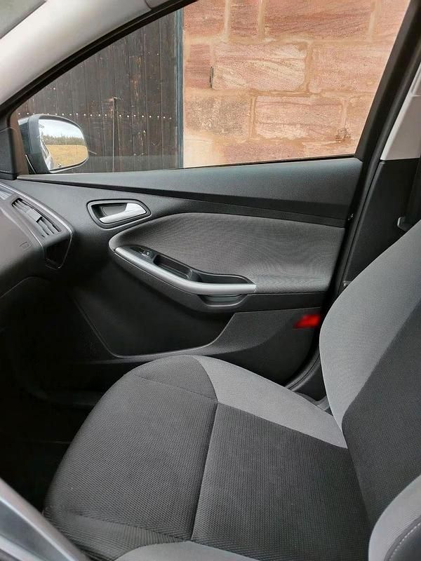 Usata Ford Focus 125 CV (91 kW) 2014 Nero Station wagon