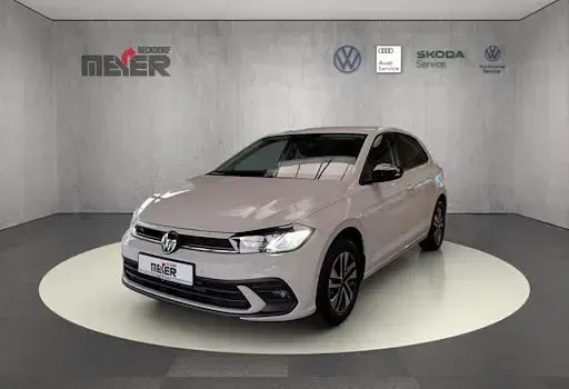Neu VW Polo 95 PS (69 kW) 2025 Grau Limousine