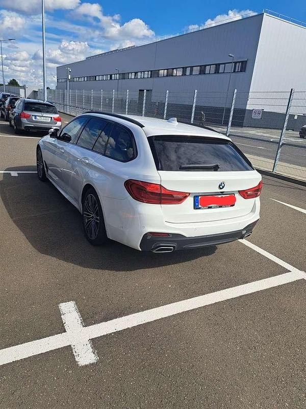 Gebraucht BMW 530 M Sport 265 PS (194 kW) 2020 Weiß Kombi