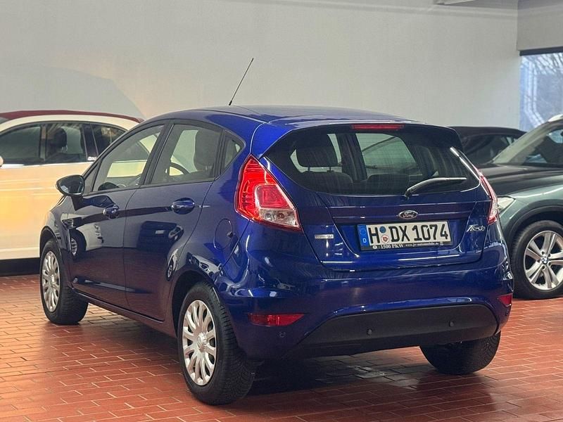 Gebraucht Ford Fiesta 101 PS (74 kW) 2017 Blau Limousine