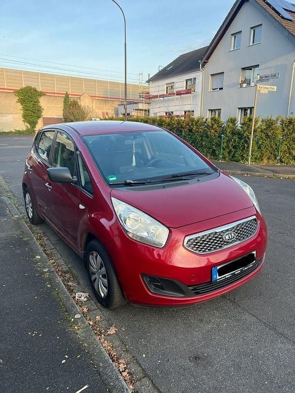 Gebraucht Kia Venga Attract 90 PS (66 kW) 2011 Rot Kleinwagen