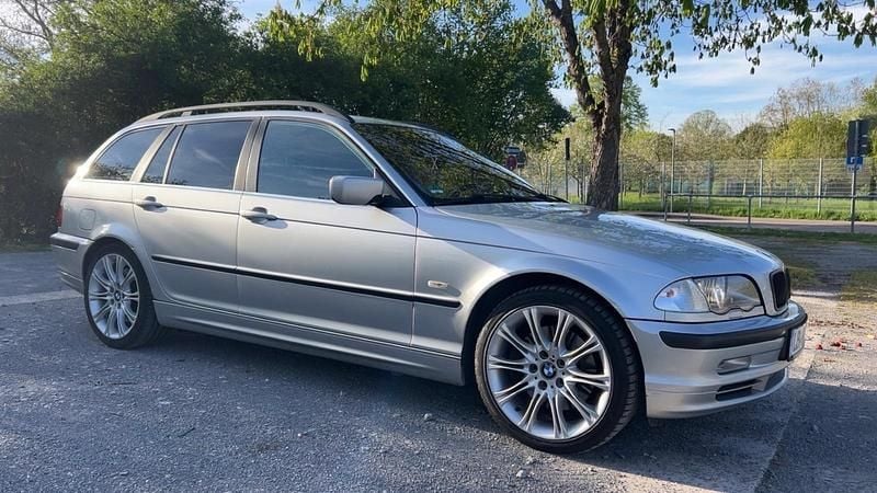 Gebraucht BMW 330 Sport Line 231 PS (169 kW) 2000 Silber Kombi