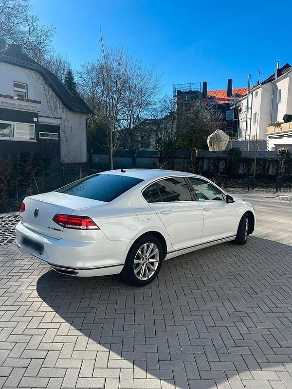 Gebraucht VW Passat 239 PS (175 kW) 2016 Weiß Limousine